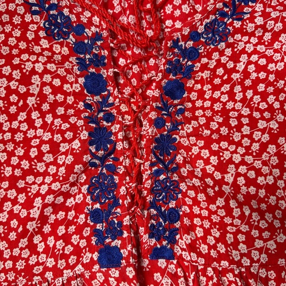 Solitaire Top Womens | Sz Large | Red and White Floral |Embroidered | L Sleeve - Picture 3 of 9